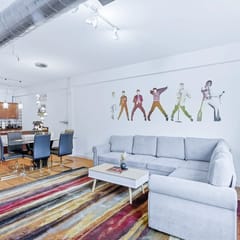 Celebrating Elvis" Loft - Steps from Main St/Museums (Loft 201)