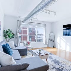 Discover Memphis" Loft - Steps from Downtown Attractions (Loft#307)