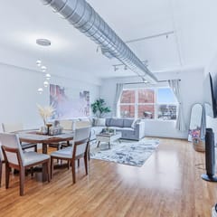 Luxury Spacious 2BD in the heart of the Downtown (Loft 202)
