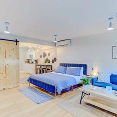 Modern Luxe Loft + Free Parking & Wifi + King Bed (Suite 8)