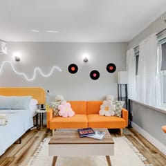 Themed Loft with King Bed, Free Parking & Wi-Fi (Suite 10)