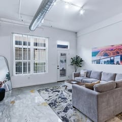 Luxury Spacious 2BD with Patio in the heart of the Downtown (Loft#103)