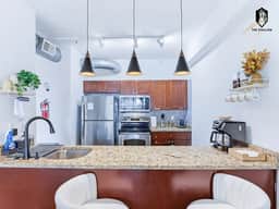 Luxury Spacious 2BD in the heart of the Downtown (Loft 202)