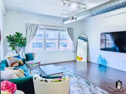 Luxury Spacious 2BD in the heart of the Downtown (Loft#302)