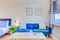 Modern Luxe Loft + Free Parking & Wifi + King Bed (Suite 8)