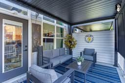 Celebrating Graceland" loft - Steps away from Attractions (Loft 102) - Image 3