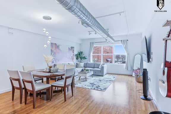 Luxury Spacious 2BD in the heart of the Downtown (Loft 202) - Image 1