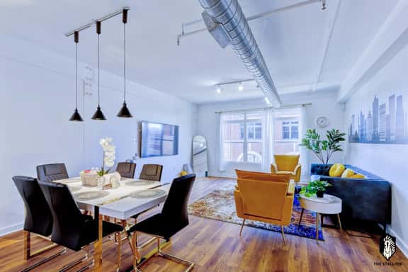 Walkable Downtown Location - Luxe Loft w/ free gated parking (Loft#208) - Image 1