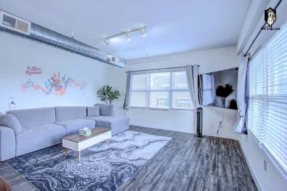 Walkable Downtown Location - Luxe Loft w/ free gated parking (Loft #305) - Image 1