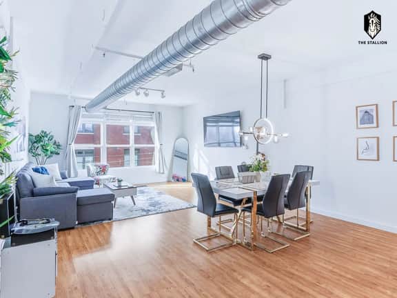 Discover Memphis" Loft - Steps from Downtown Attractions (Loft#307)