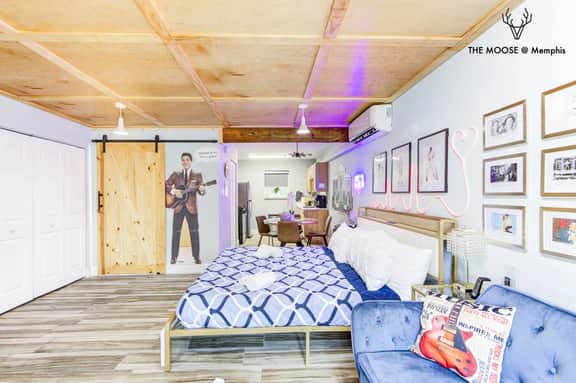 Elvis Presley Suite w/ King Bed & Free WIFI (Suite#4)