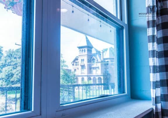 Modern Luxe Loft + Free Parking & Wifi + King Bed (Suite 8)