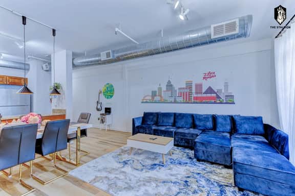 Walkable Downtown Location - Luxe Loft w/ free gated parking (Loft# 306)