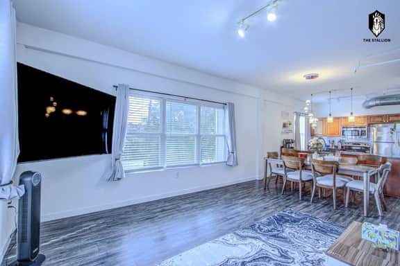 Walkable Downtown Location - Luxe Loft w/ free gated parking (Loft #305) - Image 4