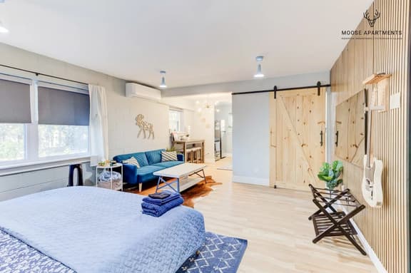 Instaworthy Luxe Loft w/ Amazing View - Free Parking & King Bed (Suite 7)