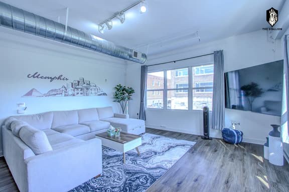 Walkable Downtown Location - Luxe Loft w/ free gated parking (Loft #205)