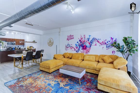Walkable Downtown Location - Luxe Loft w/ free gated parking (Loft #209)