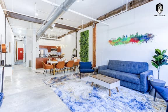 Walkable Downtown Location - Luxe Loft w/ free gated parking (Loft# 106)