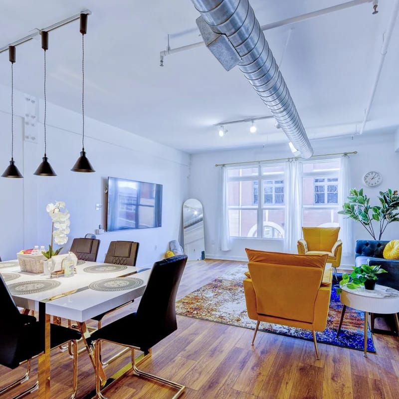 Walkable Downtown Location - Luxe Loft w/ free gated parking (Loft#208)